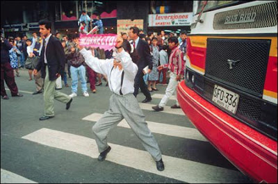 A mime in Bogotá